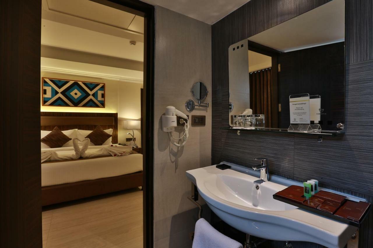 Hotel Luminara Kochi Zewnętrze zdjęcie
